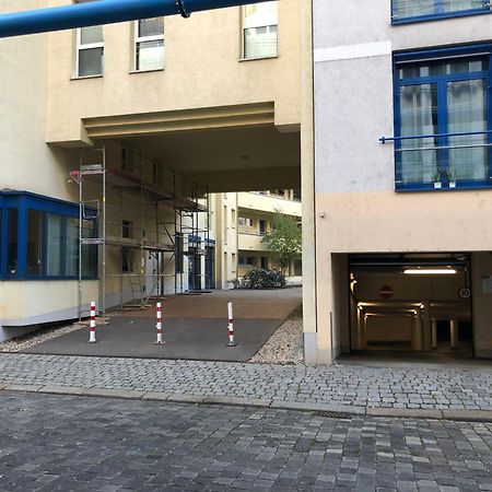 Sonnige Wohnung Im Zentrum Mit Terrasse U Tiefgarage - Netflix & Prime Leipzig Bagian luar foto